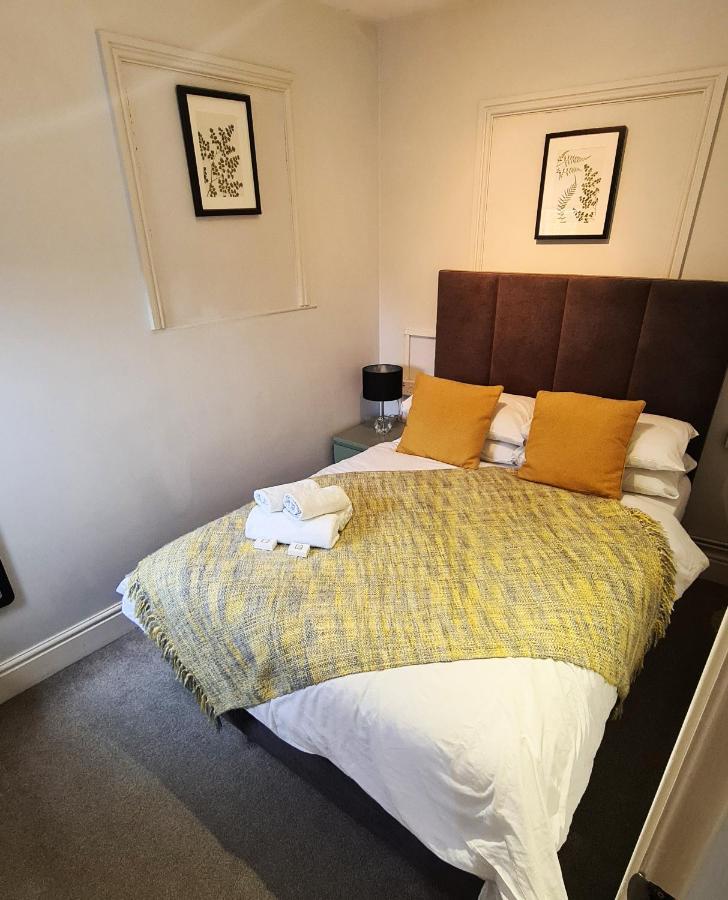 The Albert Hotel Shrewsbury Bagian luar foto