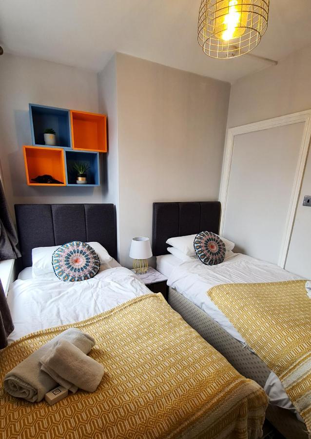 The Albert Hotel Shrewsbury Bagian luar foto